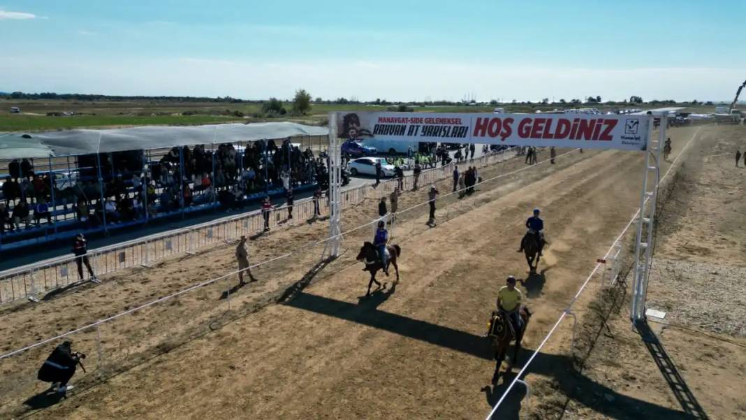Dört Bir Yandan Atlar Manavgat’ta Yarıştı 2